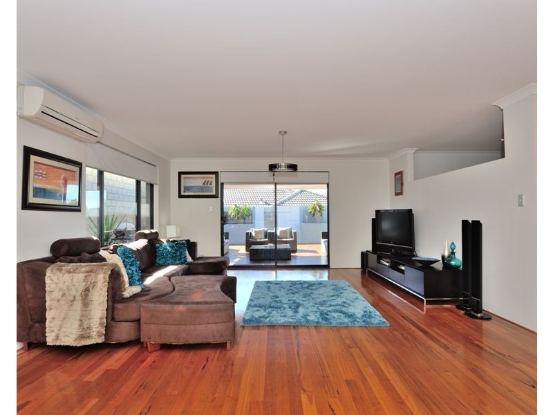 22 Possum Drive, Wannanup WA 6210