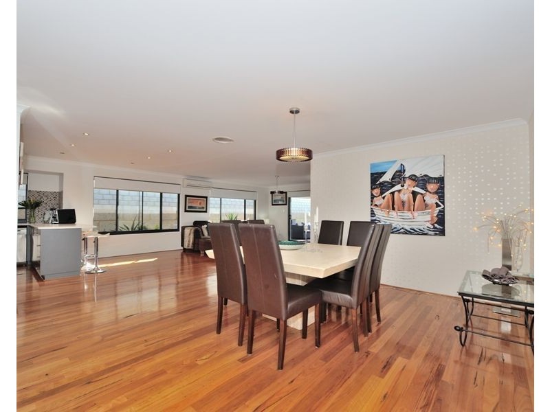 22 Possum Drive, Wannanup WA 6210