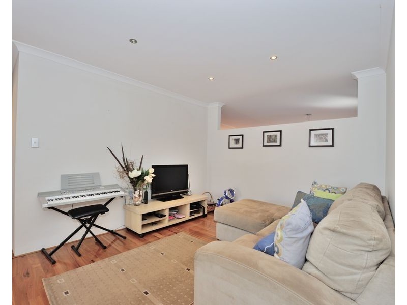 22 Possum Drive, Wannanup WA 6210