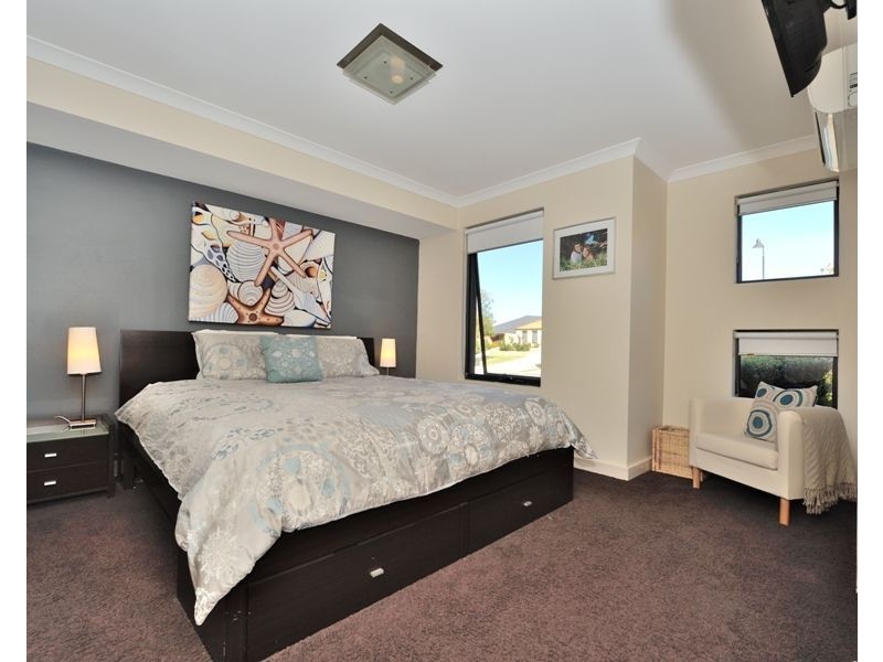 22 Possum Drive, Wannanup WA 6210
