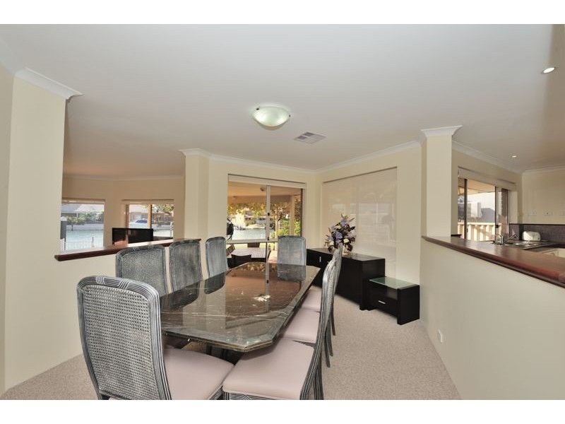 12 Fortescue Court, Dudley Park WA 6210