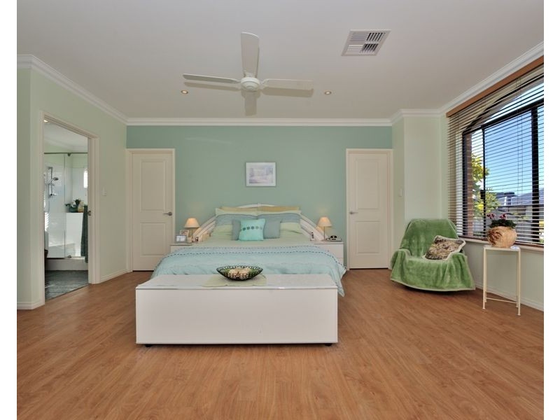 3 Ferncliffe Parkway, Meadow Springs WA 6210