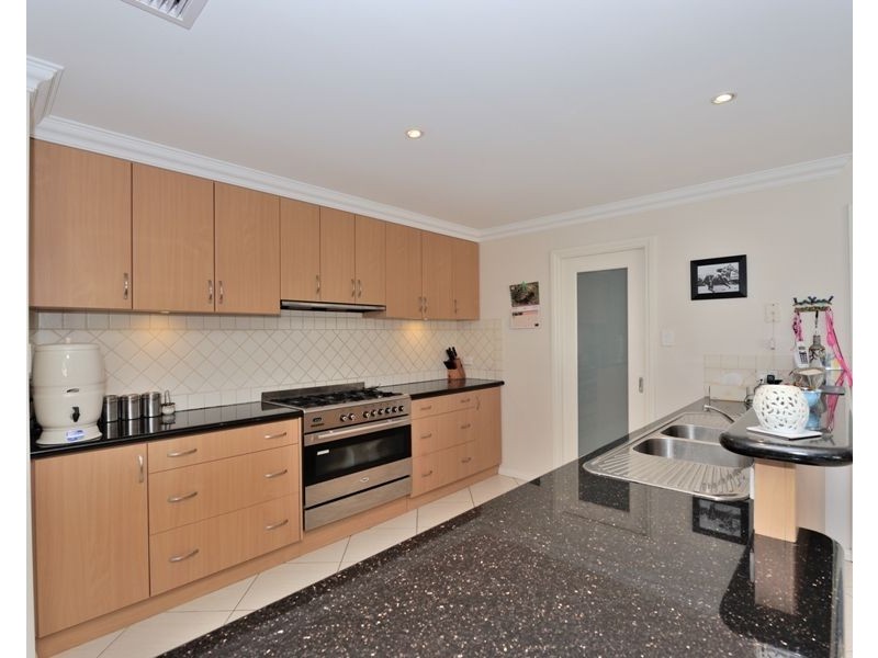 3 Ferncliffe Parkway, Meadow Springs WA 6210