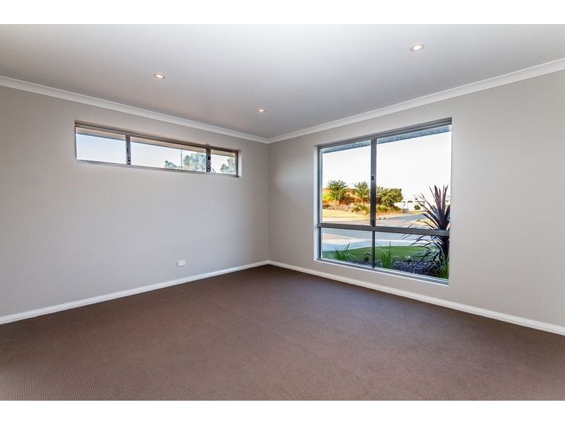 53 Hudson Drive, Dudley Park WA 6210