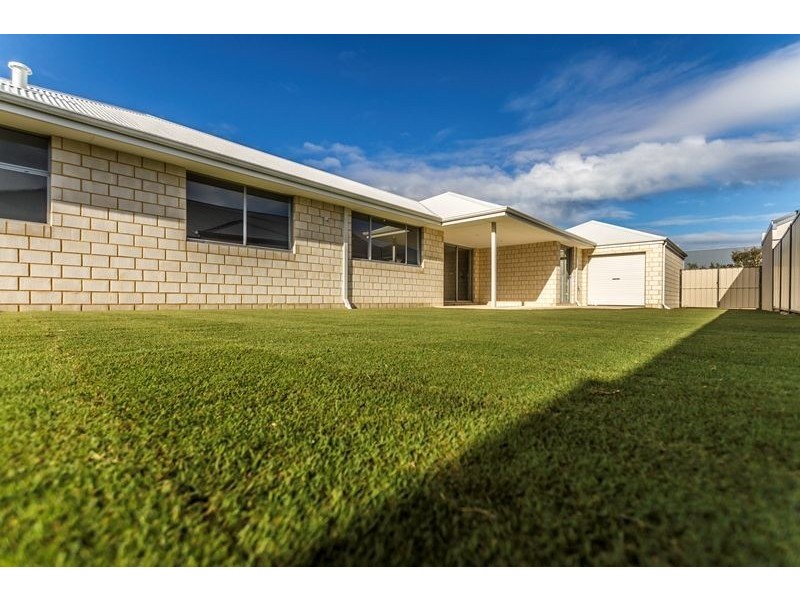 53 Hudson Drive, Dudley Park WA 6210