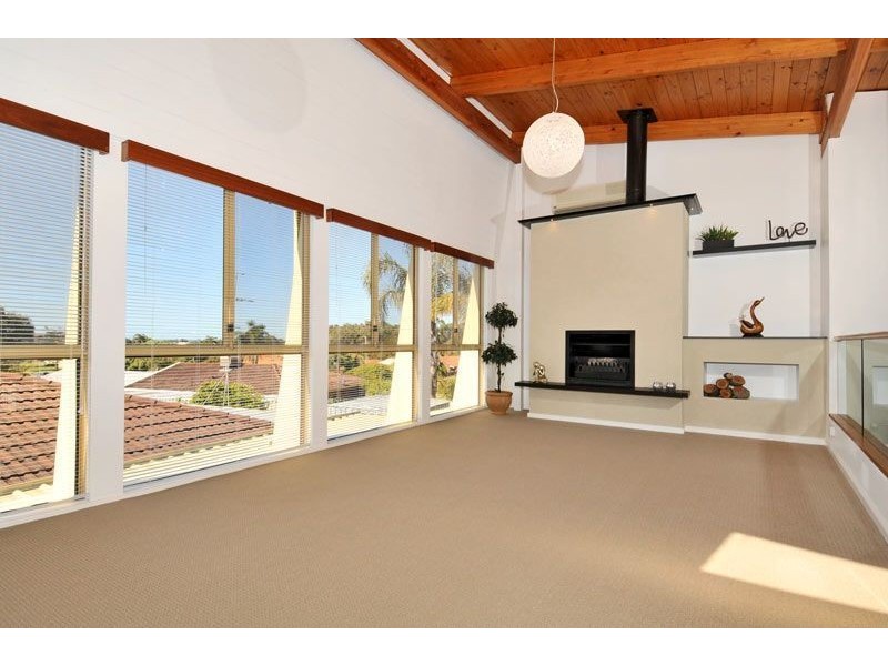 8 Barkley Place, Halls Head WA 6210