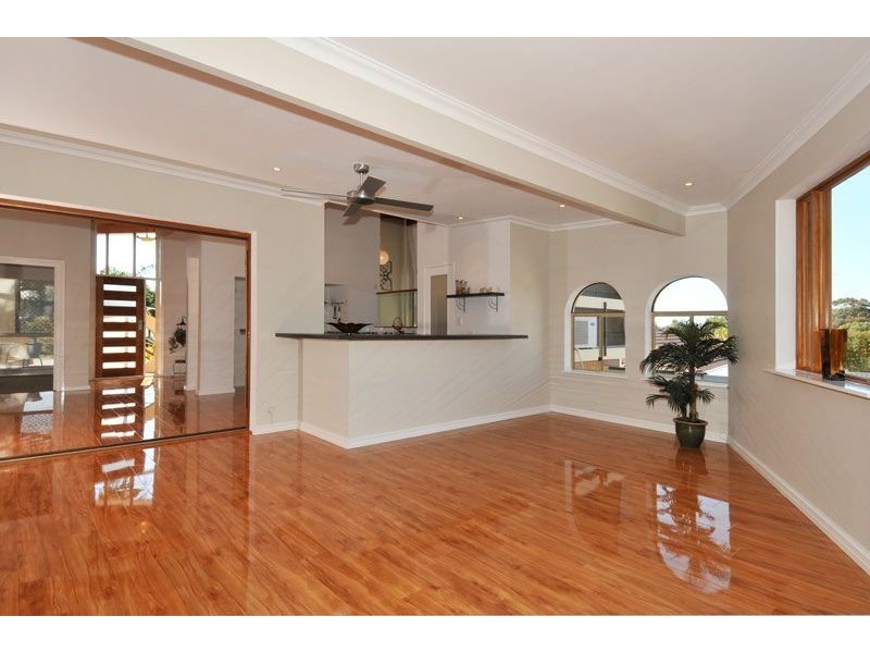 8 Barkley Place, Halls Head WA 6210