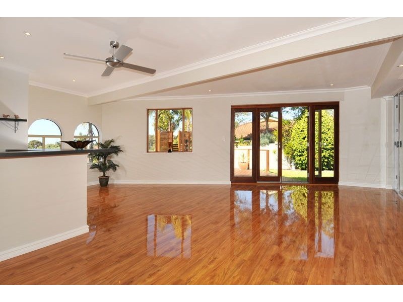 8 Barkley Place, Halls Head WA 6210