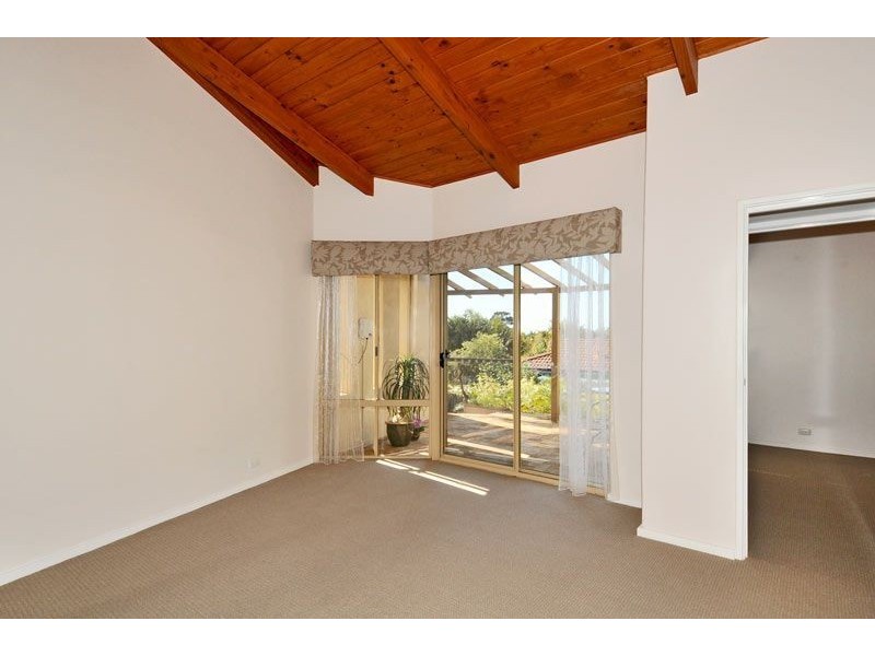 8 Barkley Place, Halls Head WA 6210