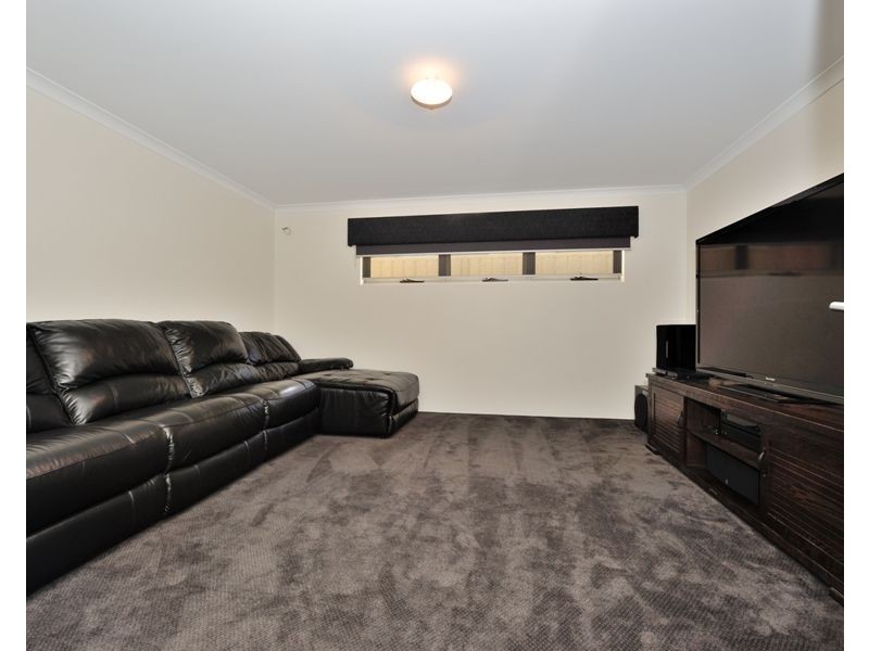 19 Chieftain Pass, Madora Bay WA 6210