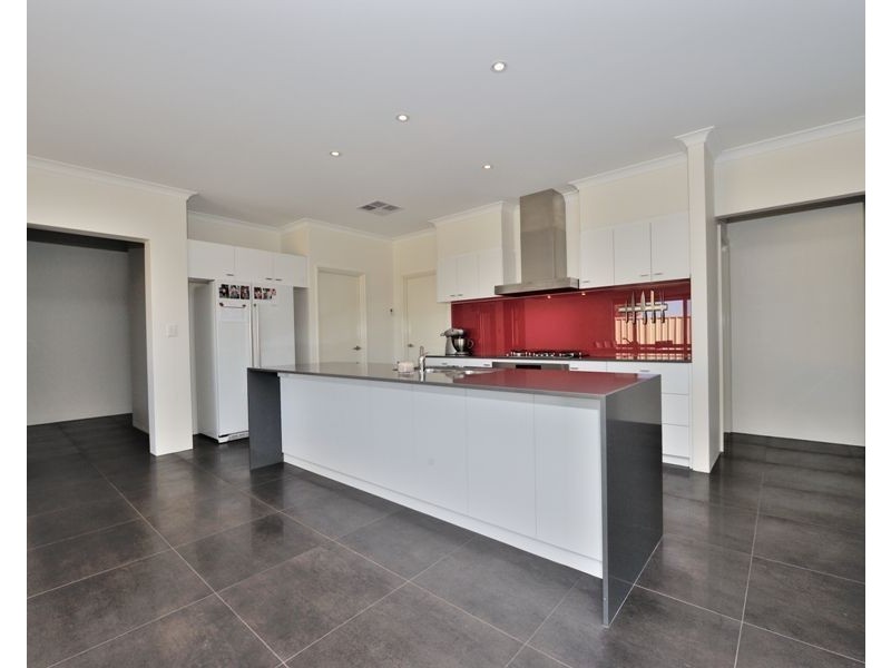 19 Chieftain Pass, Madora Bay WA 6210