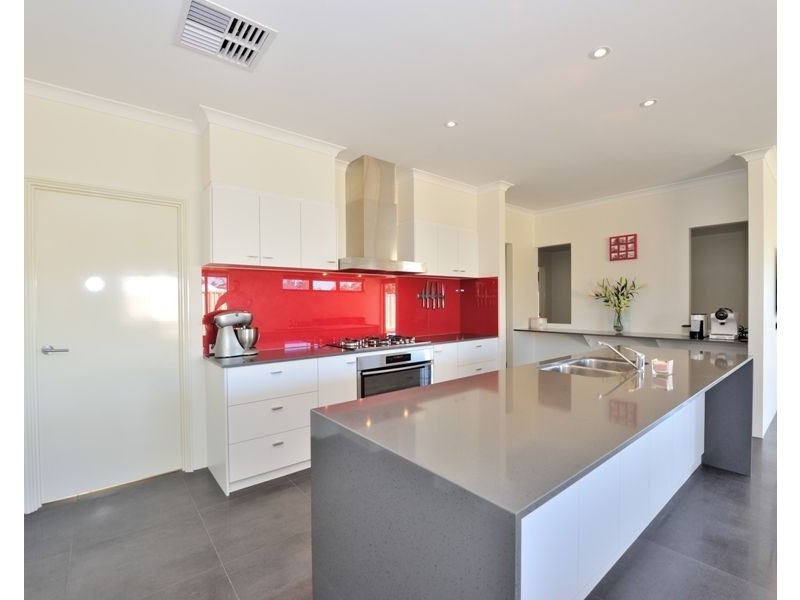 19 Chieftain Pass, Madora Bay WA 6210