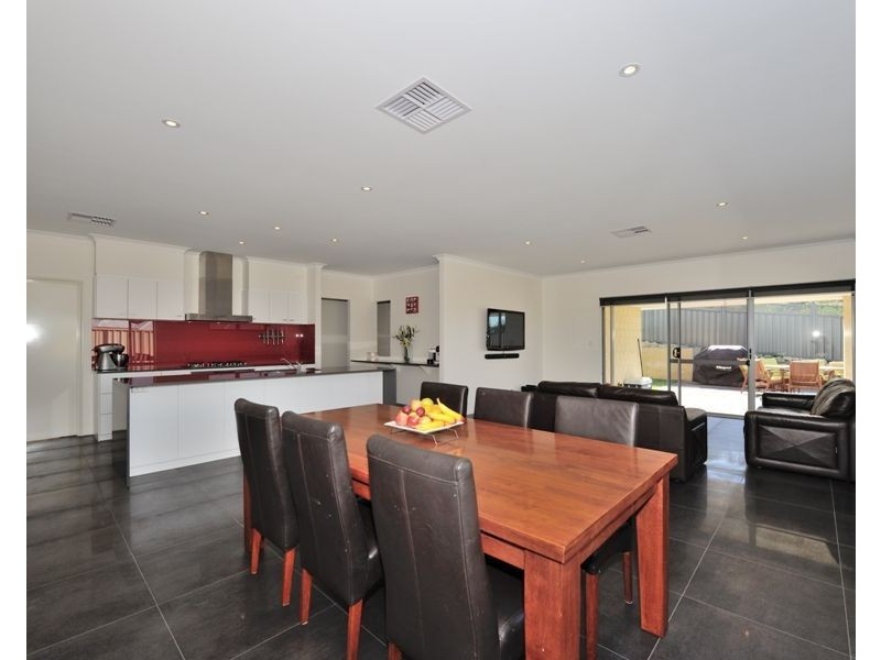 19 Chieftain Pass, Madora Bay WA 6210