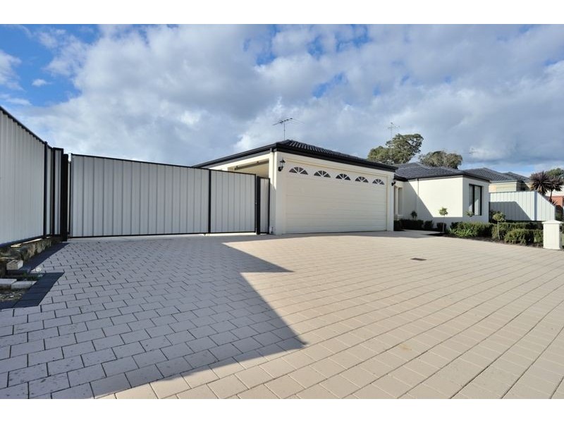 3 Jester Parkway, Meadow Springs WA 6210