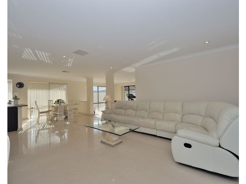 3 Jester Parkway, Meadow Springs WA 6210