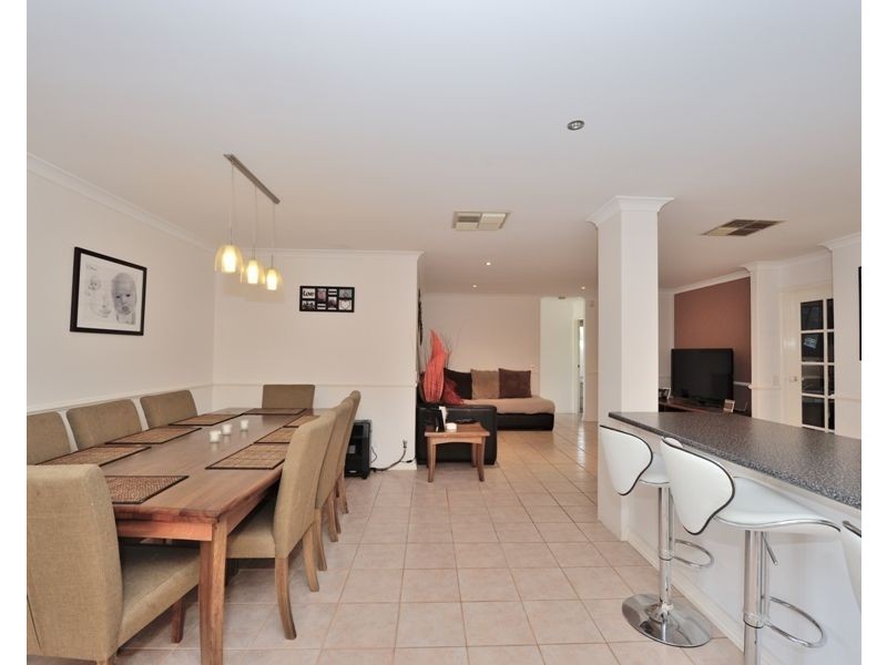 18 Templetonia Promenade, Halls Head WA 6210