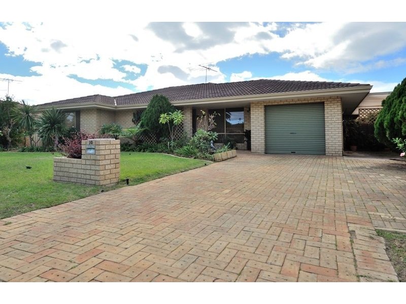 10 Fairway Crescent, Meadow Springs WA 6210