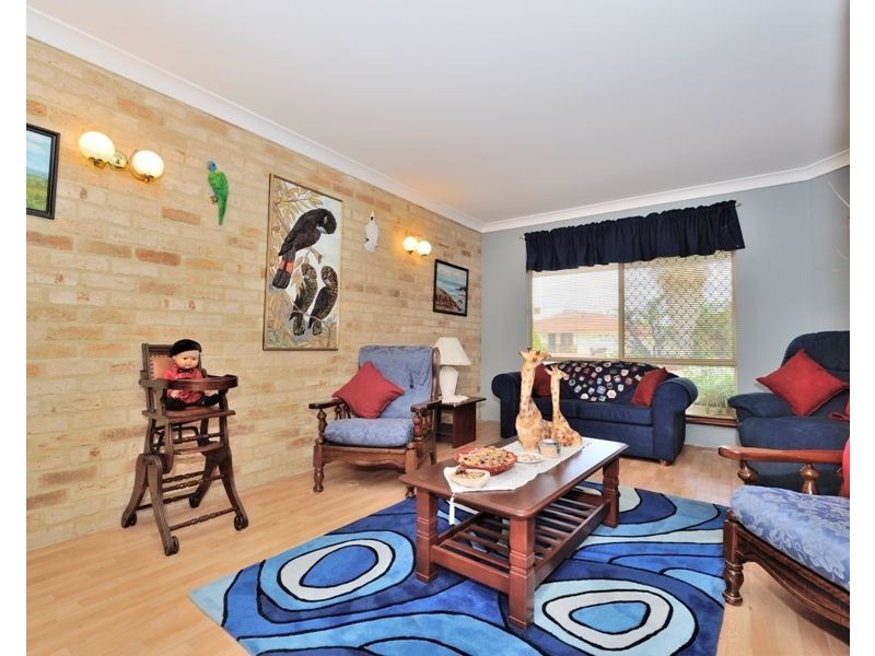 10 Fairway Crescent, Meadow Springs WA 6210