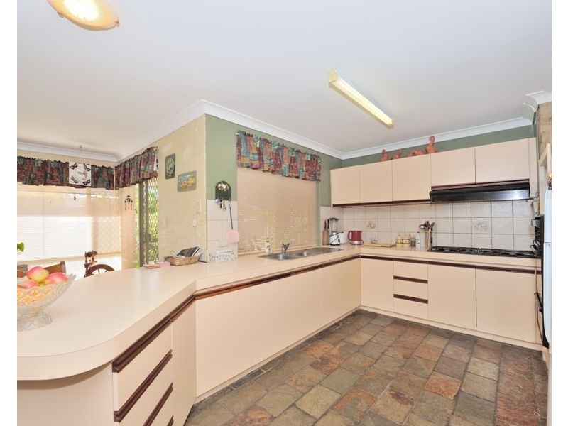 10 Fairway Crescent, Meadow Springs WA 6210