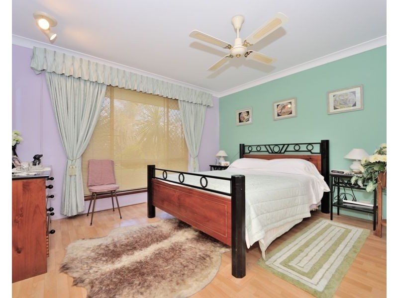 10 Fairway Crescent, Meadow Springs WA 6210