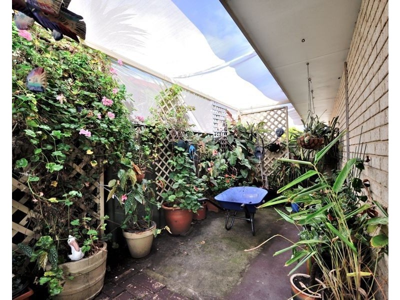 10 Fairway Crescent, Meadow Springs WA 6210