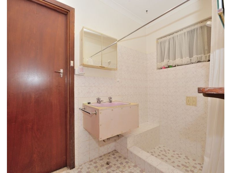 33 Roy Road, Coodanup WA 6210