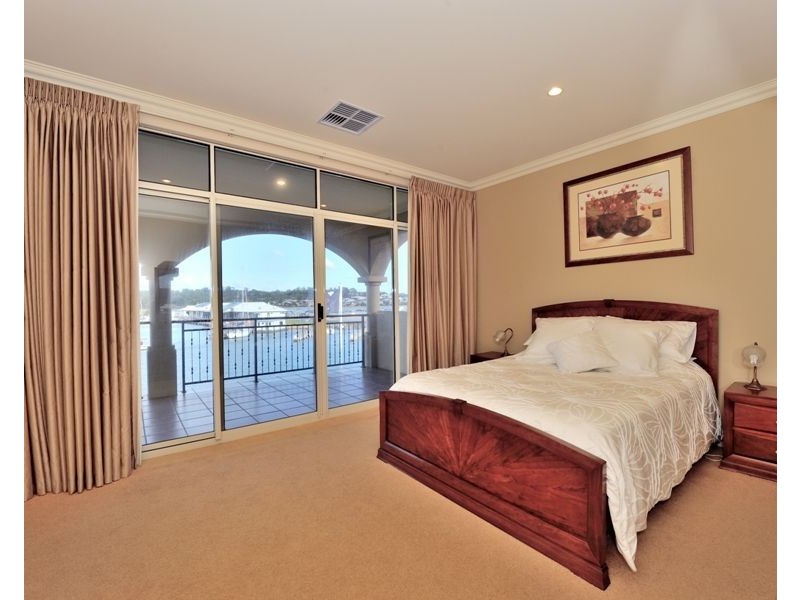 25 Avocet Island Quays, Wannanup WA 6210