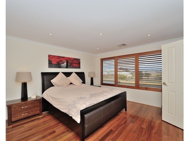 29 Waterlily Drive, Dudley Park WA 6210