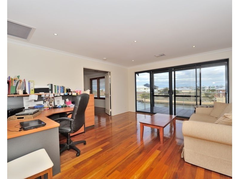 29 Waterlily Drive, Dudley Park WA 6210