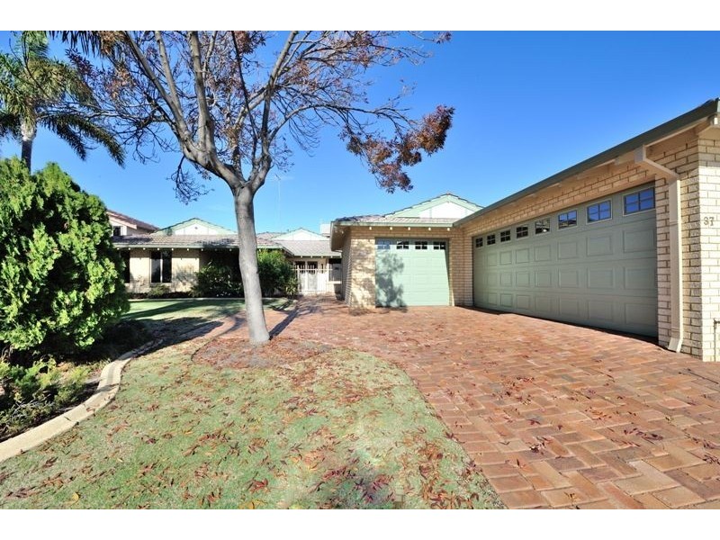 37 Blackwood Parade, Dudley Park WA 6210