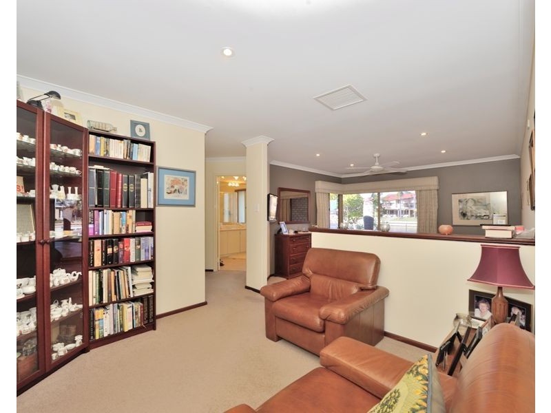 37 Blackwood Parade, Dudley Park WA 6210