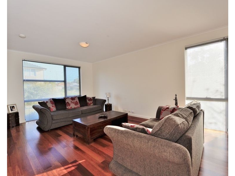 6 Arcot Court, Meadow Springs WA 6210