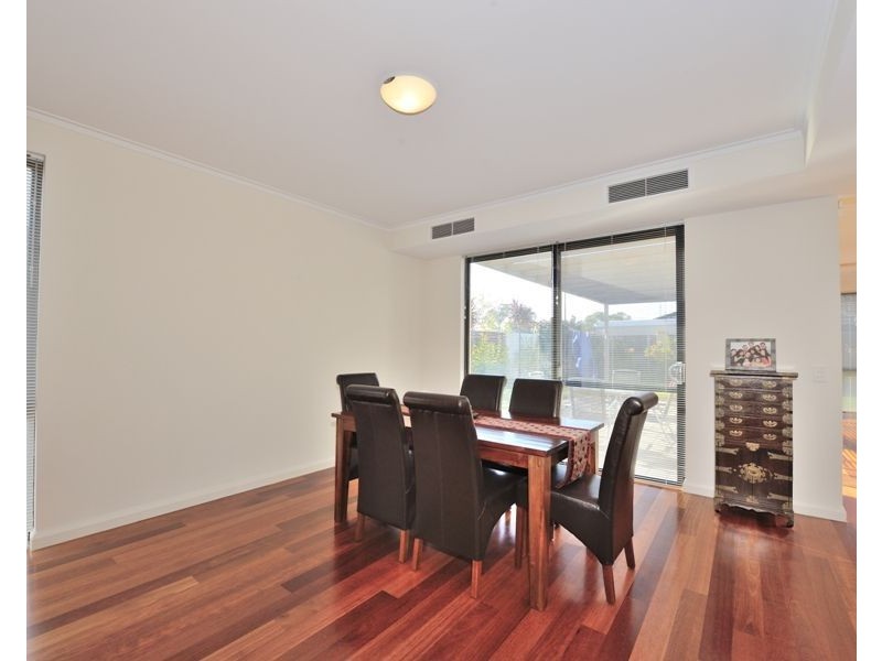 6 Arcot Court, Meadow Springs WA 6210