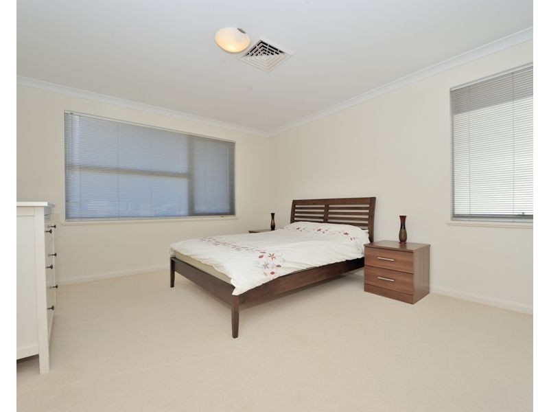 6 Arcot Court, Meadow Springs WA 6210