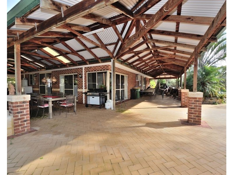 21 Woodland Parade, Stake Hill WA 6181