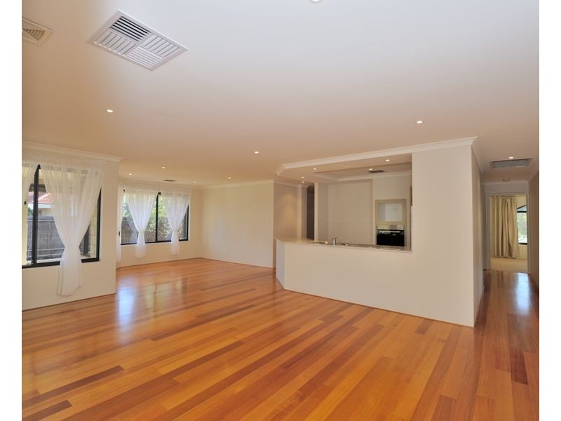 34 Hudson Drive, Dudley Park WA 6210