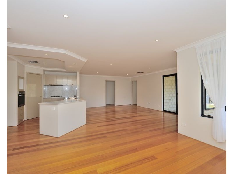 34 Hudson Drive, Dudley Park WA 6210