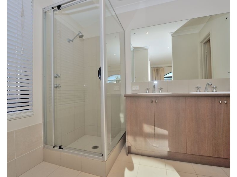 34 Hudson Drive, Dudley Park WA 6210