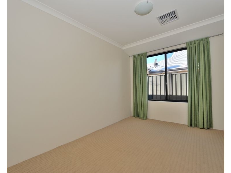 34 Hudson Drive, Dudley Park WA 6210