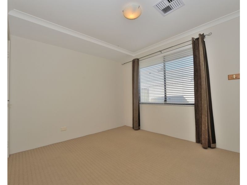 34 Hudson Drive, Dudley Park WA 6210