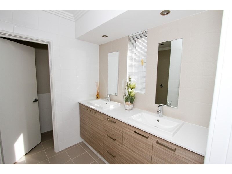 11 Barron Turn, South Yunderup WA 6208