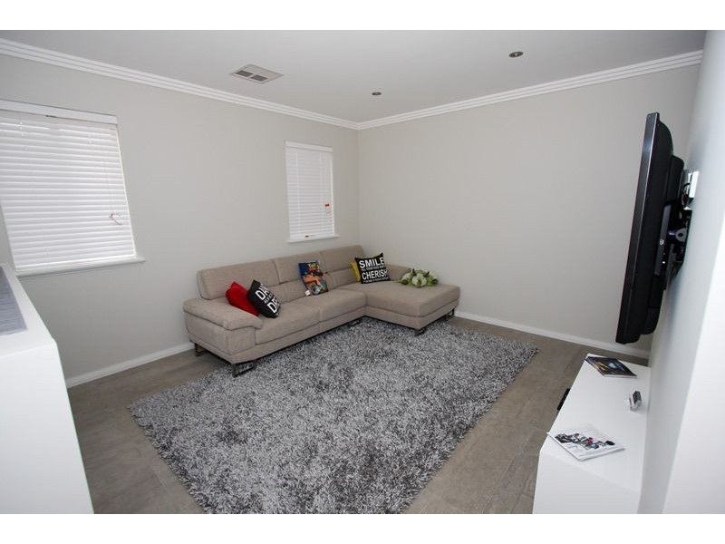 11 Barron Turn, South Yunderup WA 6208