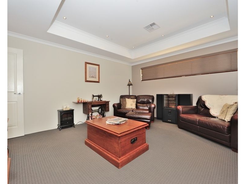 21 Abercrombie Rise, Madora Bay WA 6210