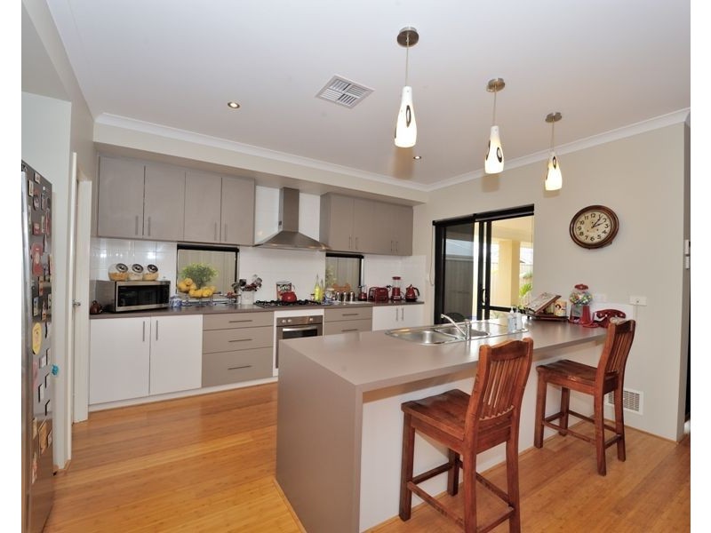 21 Abercrombie Rise, Madora Bay WA 6210