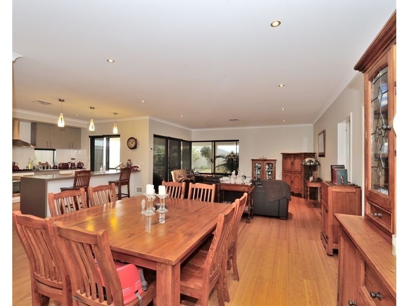 21 Abercrombie Rise, Madora Bay WA 6210
