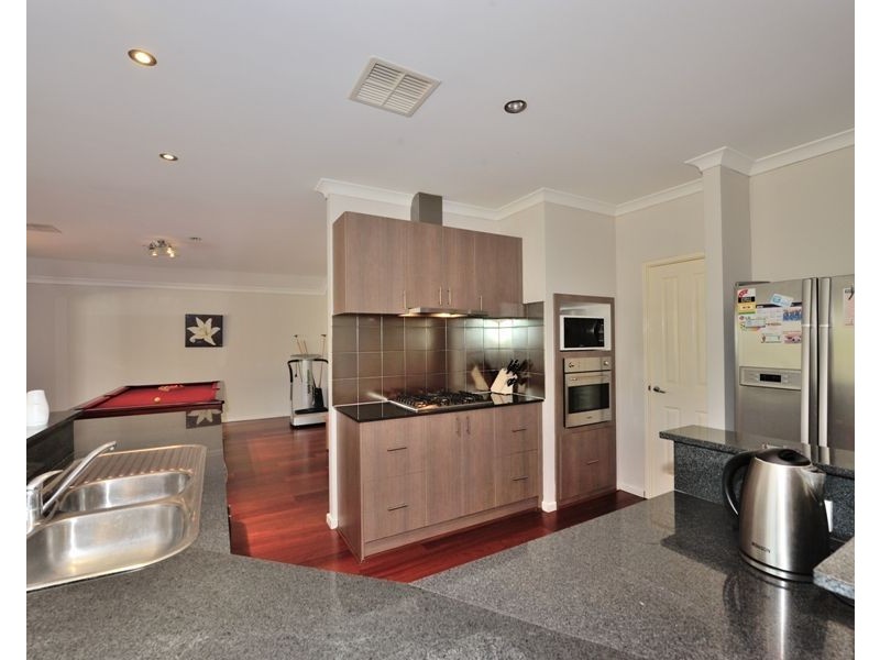 10 Anniston Loop, Meadow Springs WA 6210