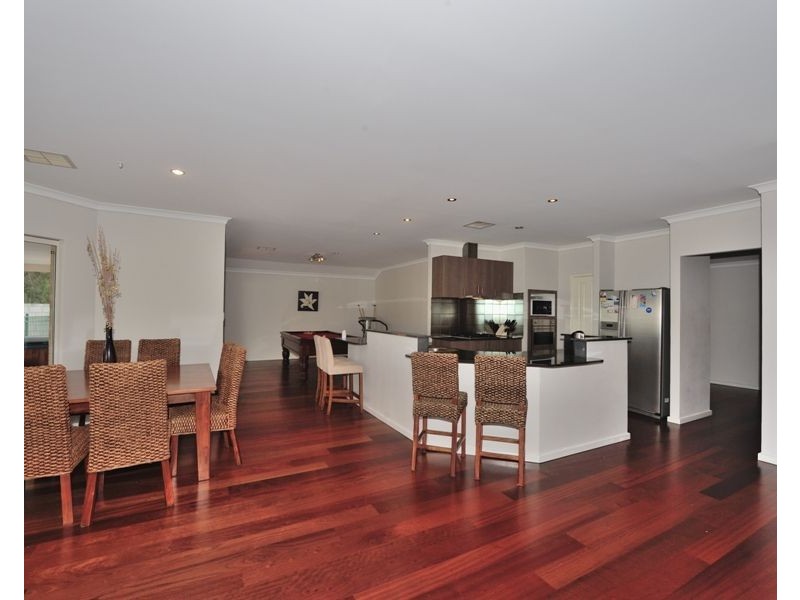 10 Anniston Loop, Meadow Springs WA 6210