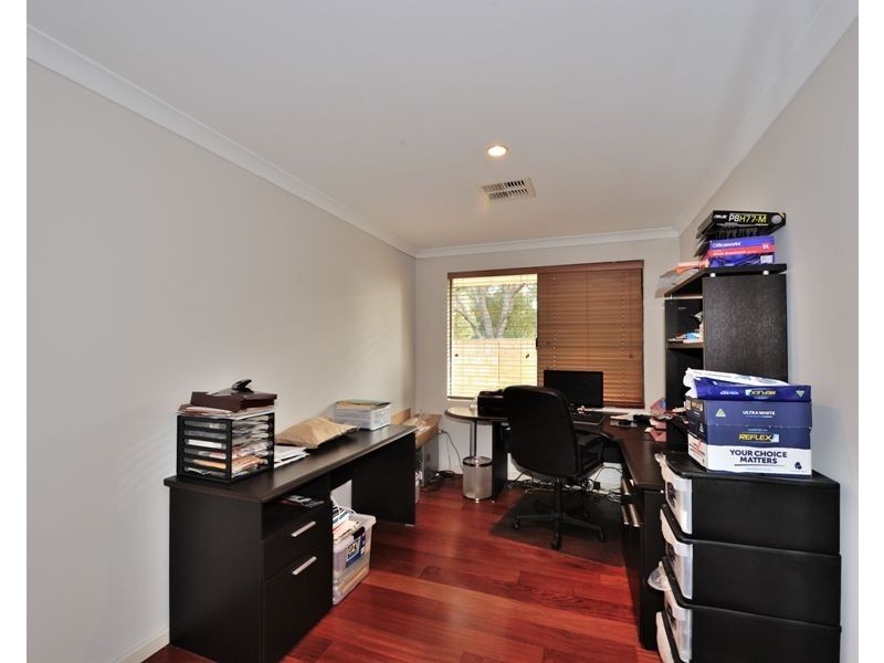 10 Anniston Loop, Meadow Springs WA 6210