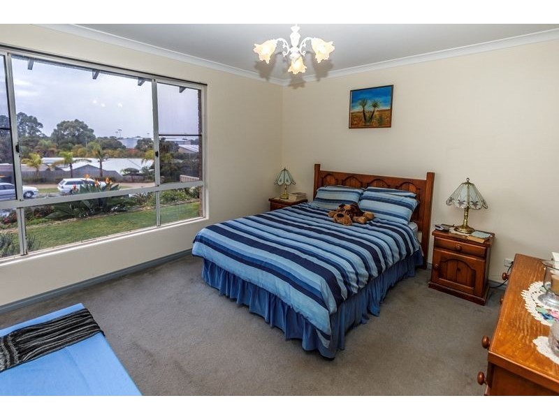 6 Sage Court, Halls Head WA 6210