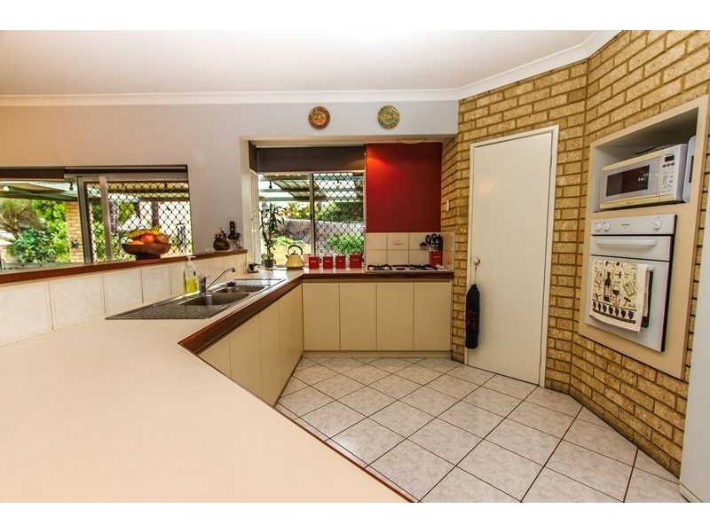 6 Sage Court, Halls Head WA 6210